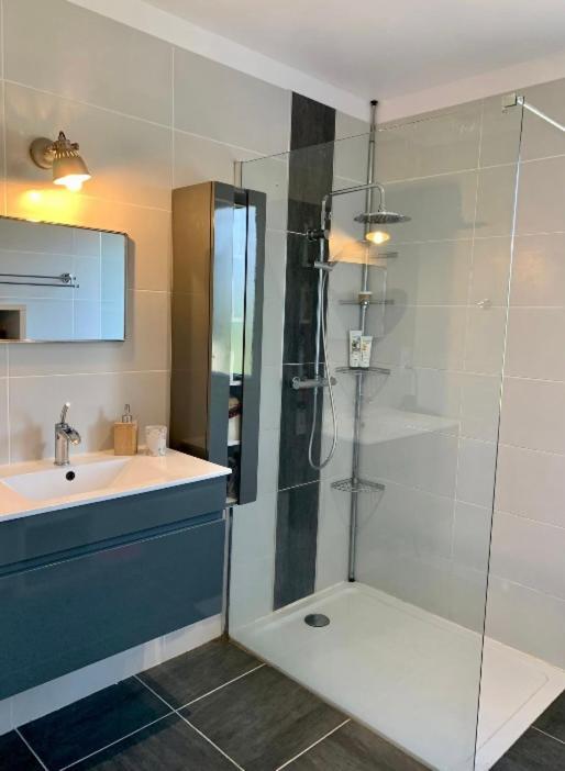 Charmante Chambre Dans Une Maison De Campagne Saint-Étienne-de-Fontbellon Exterior foto